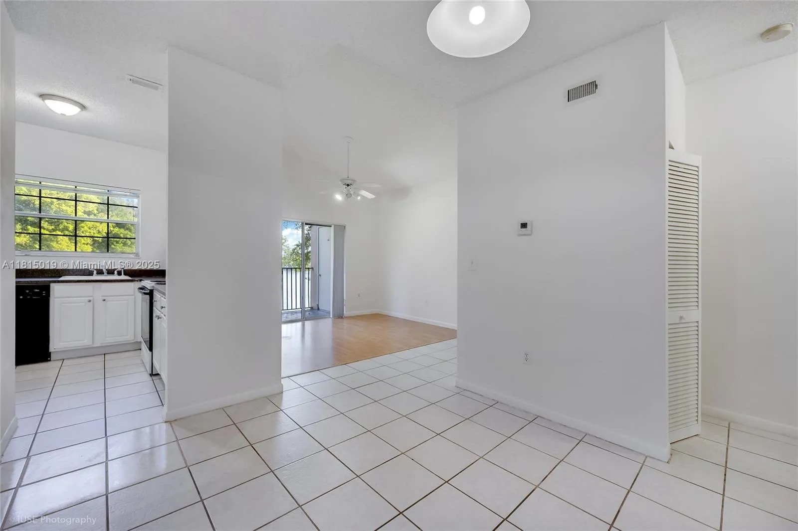 Pembroke Pines, Florida 33024, United States, 2 Bedrooms Bedrooms, ,2 BathroomsBathrooms,Residential,Active,143716