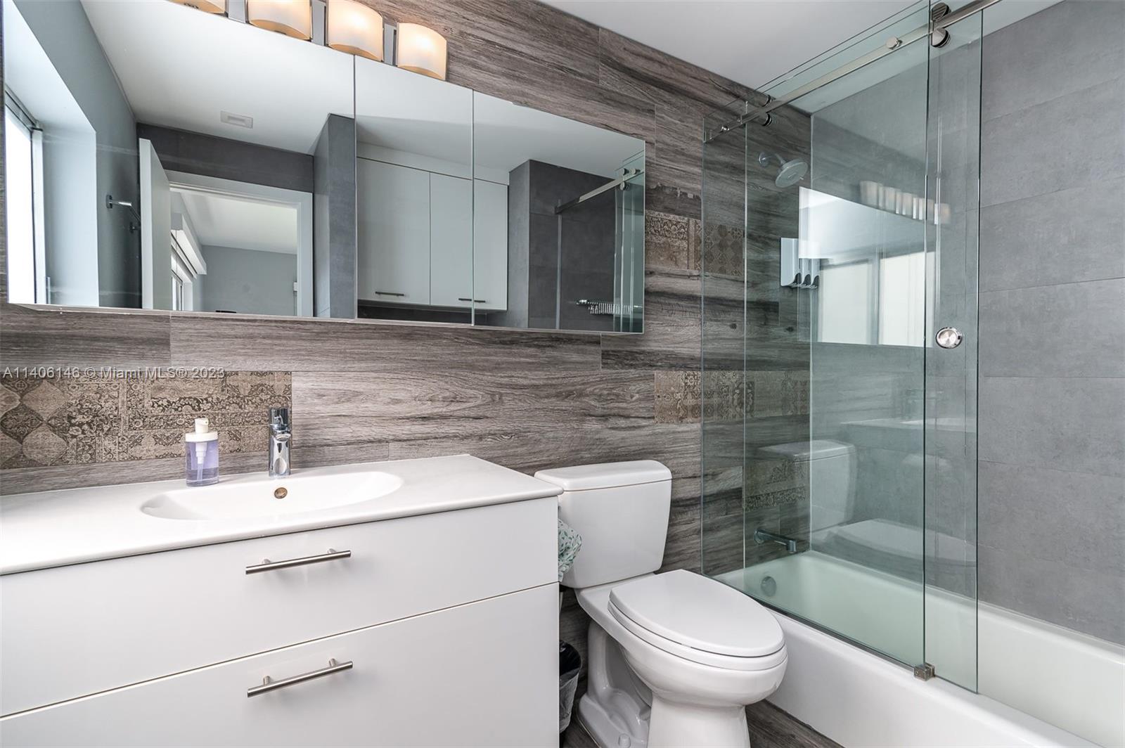 ISLAND HOUSE SOUTH CONDO - Residential Income