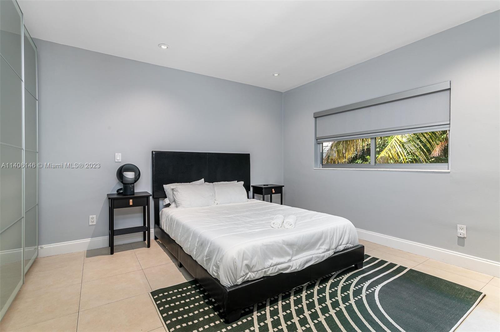 ISLAND HOUSE SOUTH CONDO - Residential Income