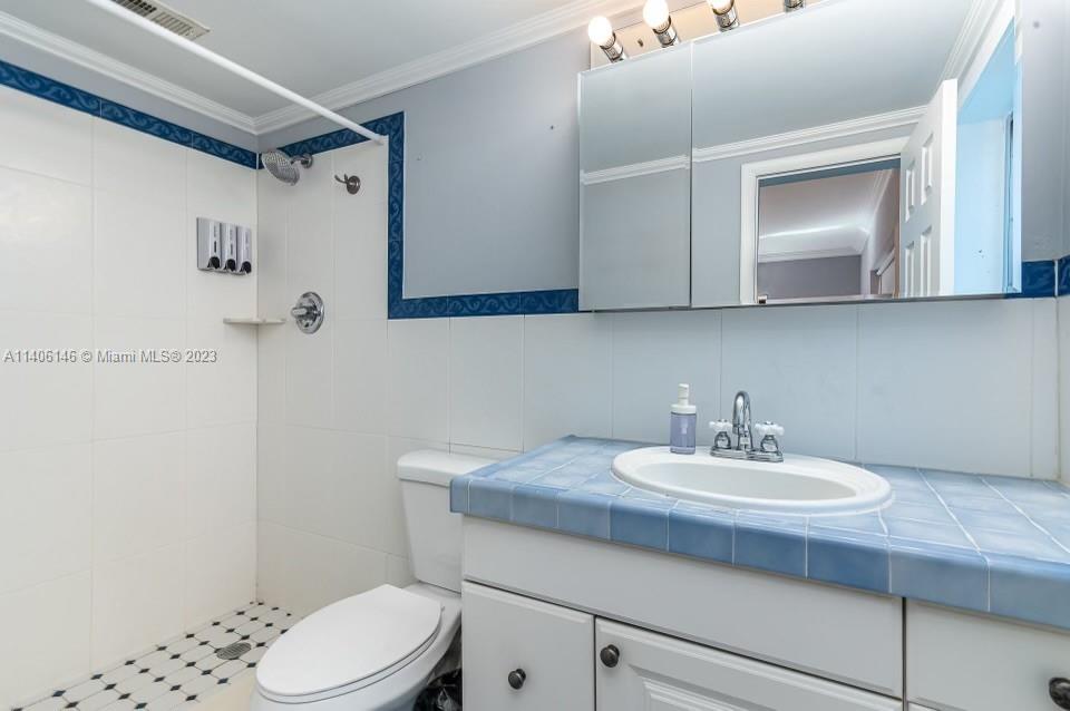 ISLAND HOUSE SOUTH CONDO - Residential Income