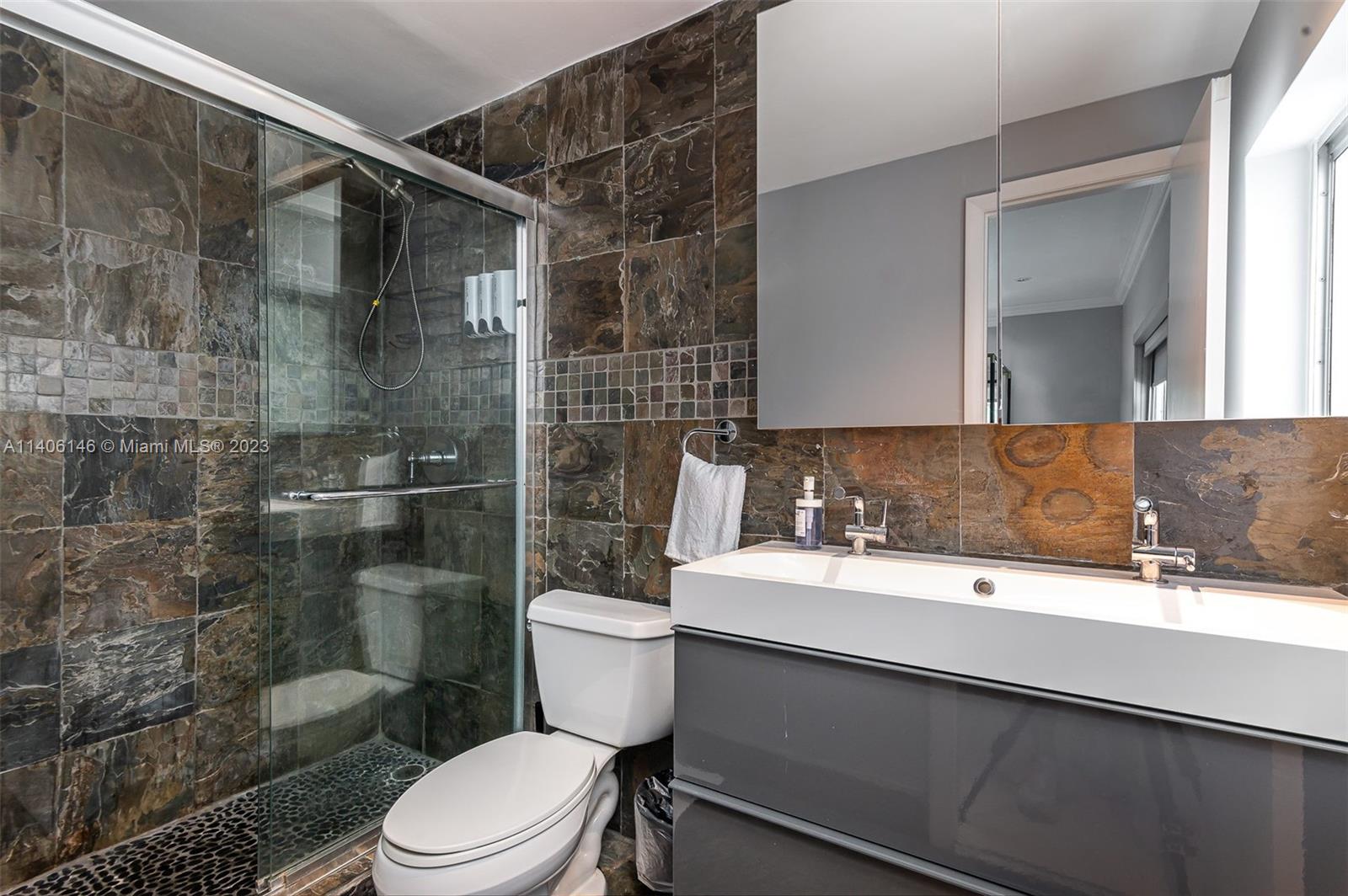 ISLAND HOUSE SOUTH CONDO - Residential Income