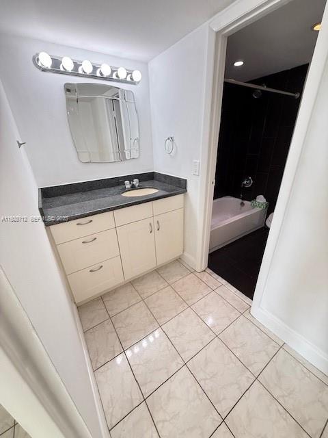 BRAVURA I CONDO - Residential Lease