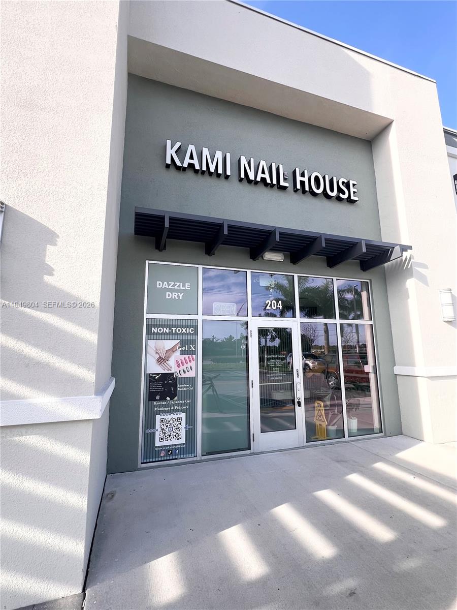 3800 N University Dr