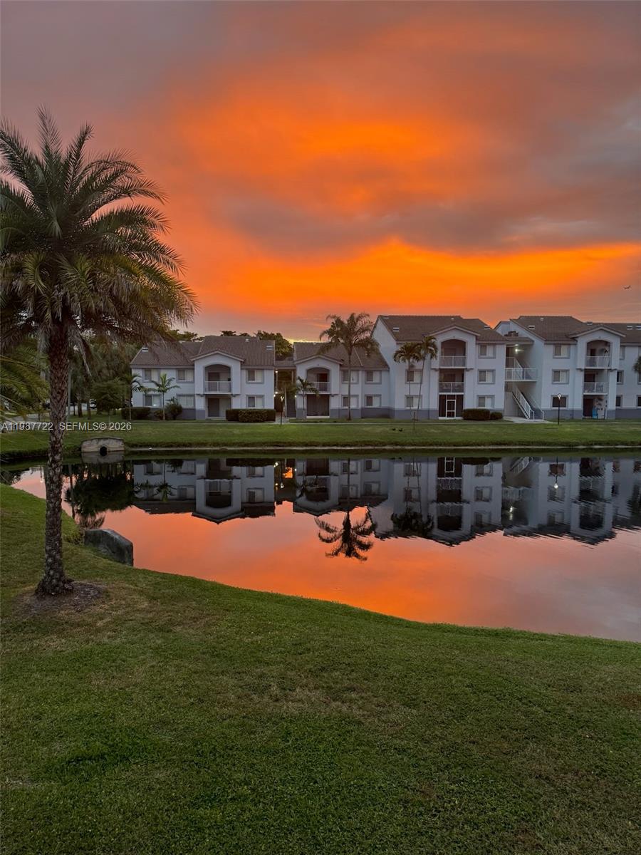 ROYAL GRAND CONDO - Residential