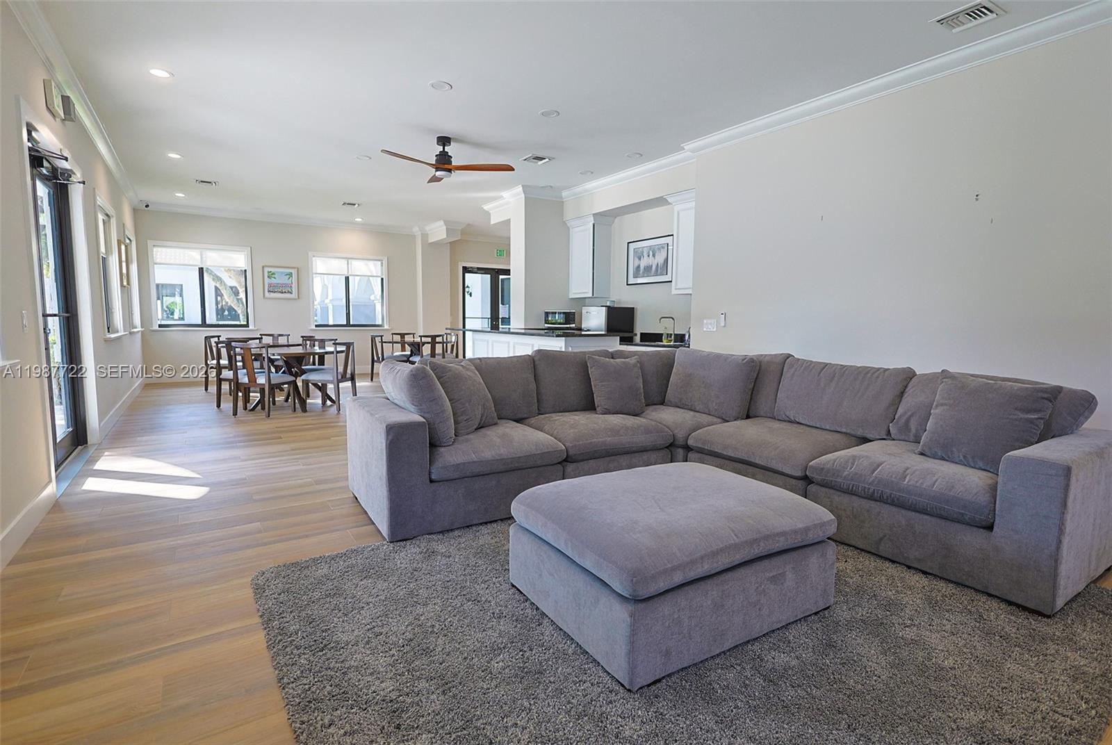 ROYAL GRAND CONDO - Residential