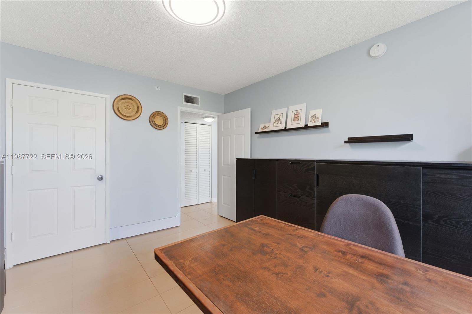 ROYAL GRAND CONDO - Residential