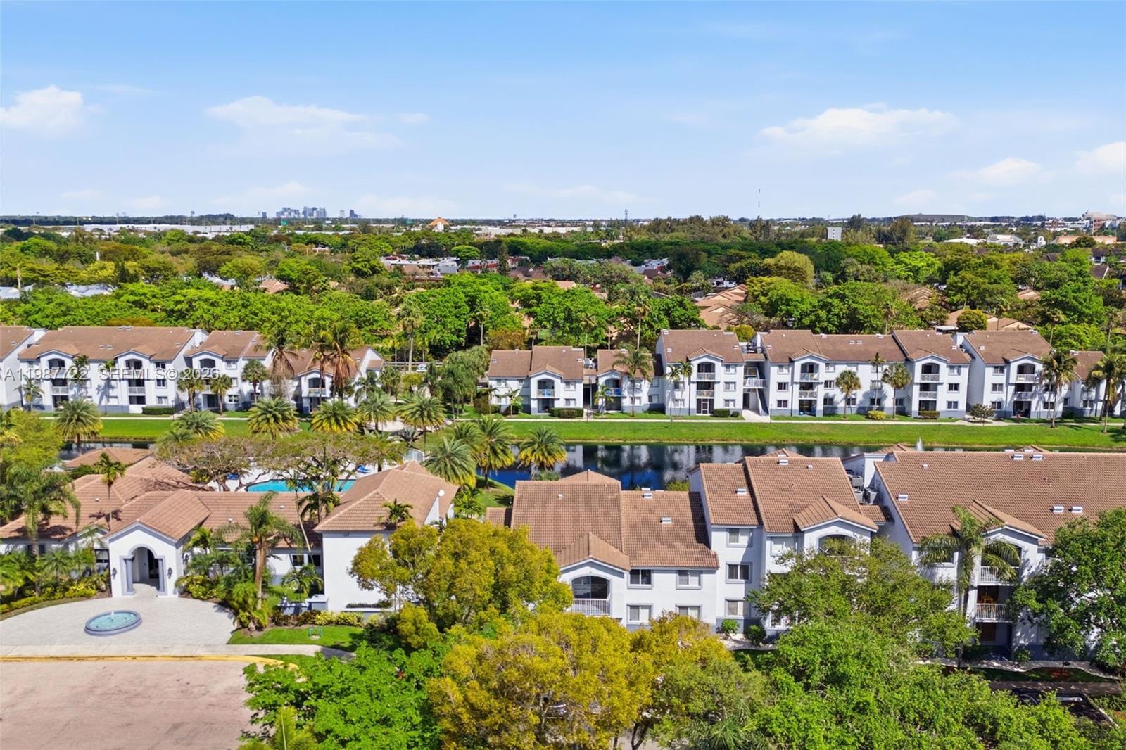 ROYAL GRAND CONDO - Residential