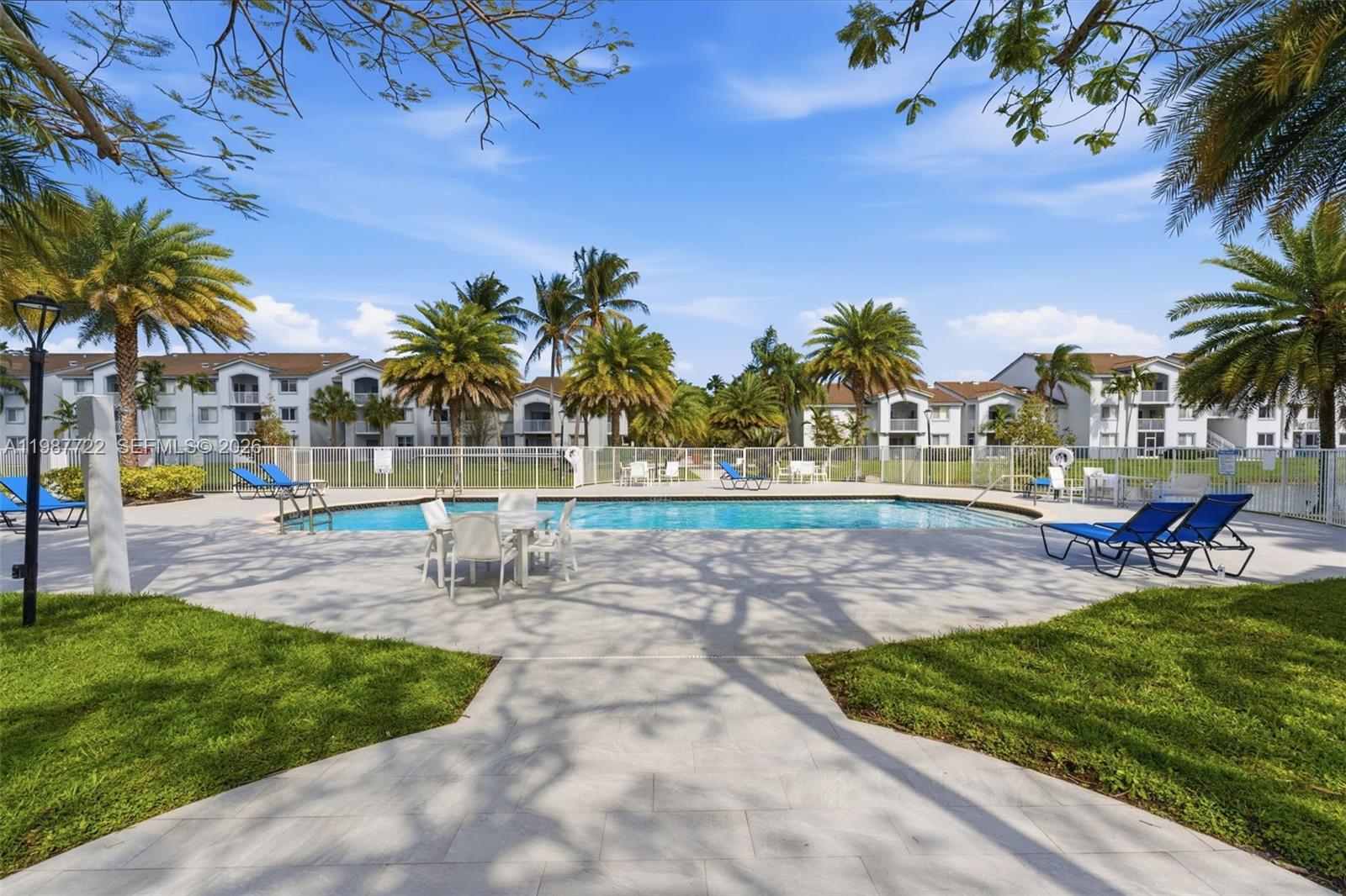 ROYAL GRAND CONDO - Residential