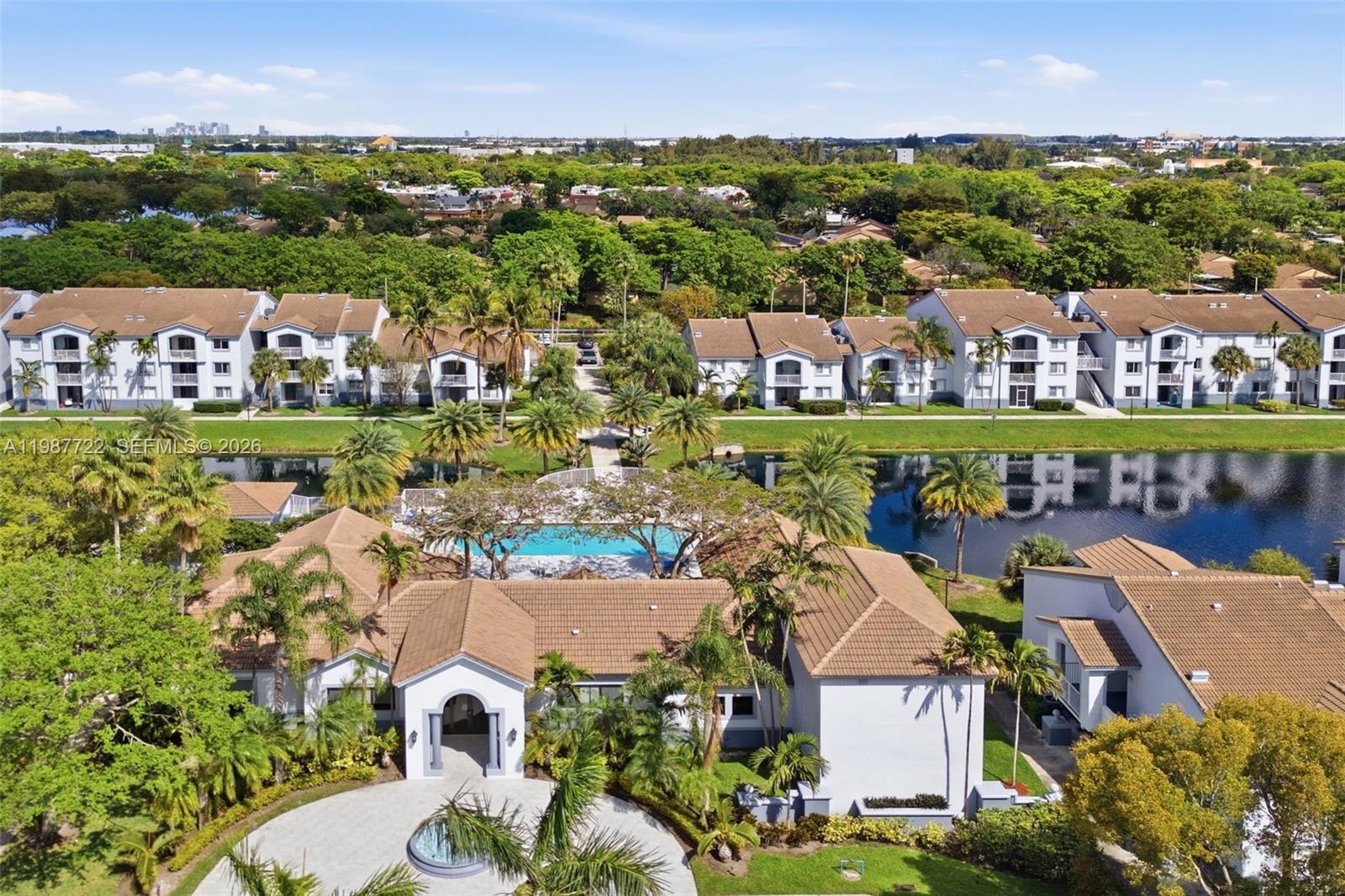 ROYAL GRAND CONDO - Residential