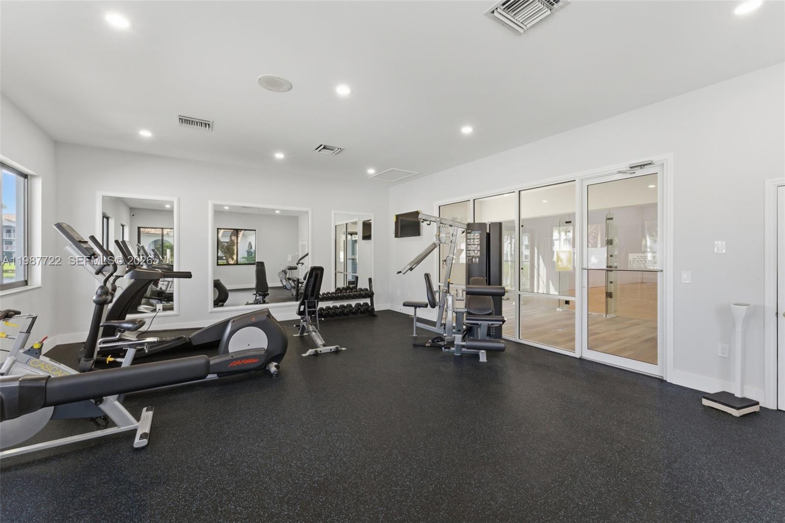 ROYAL GRAND CONDO - Residential