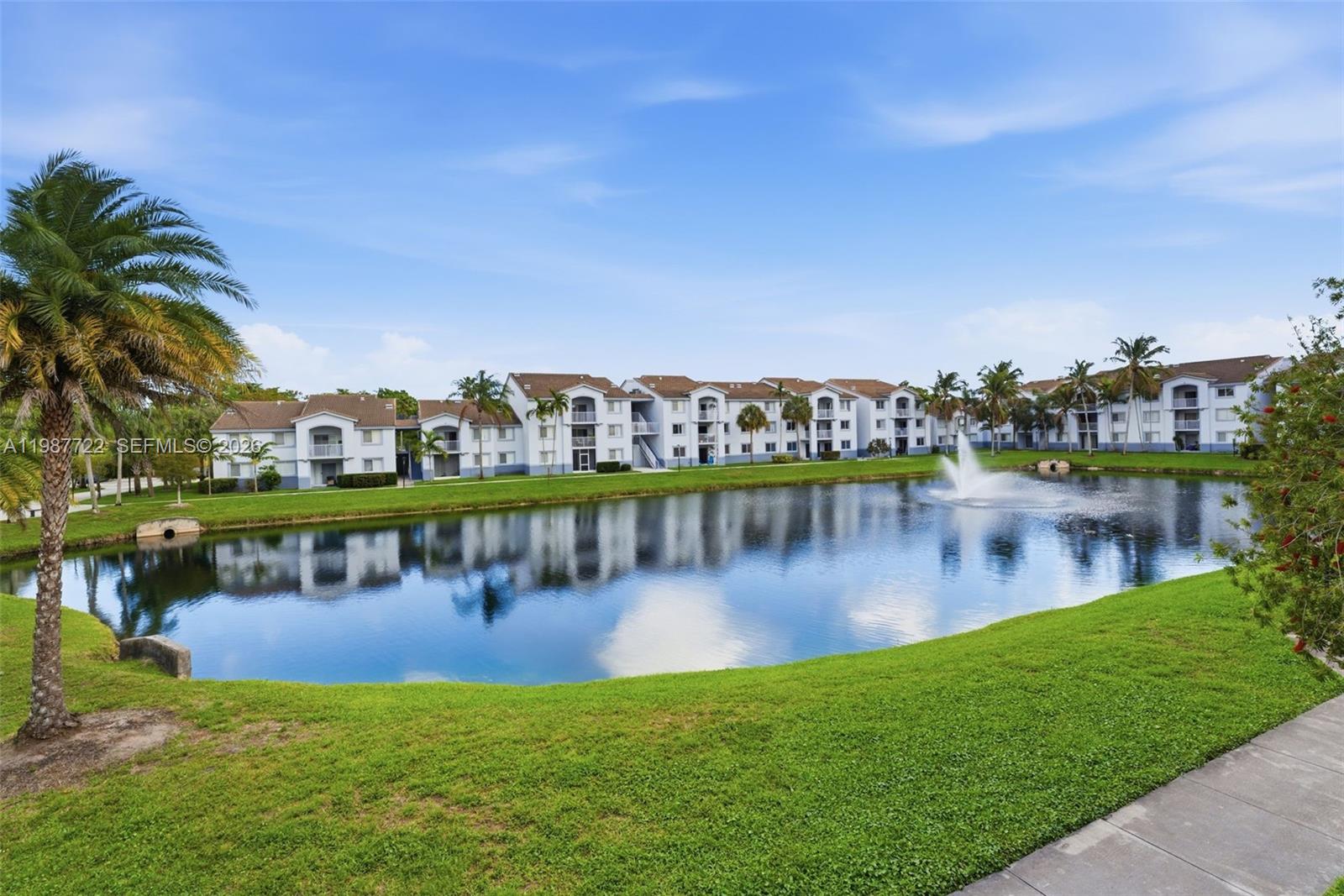 ROYAL GRAND CONDO - Residential