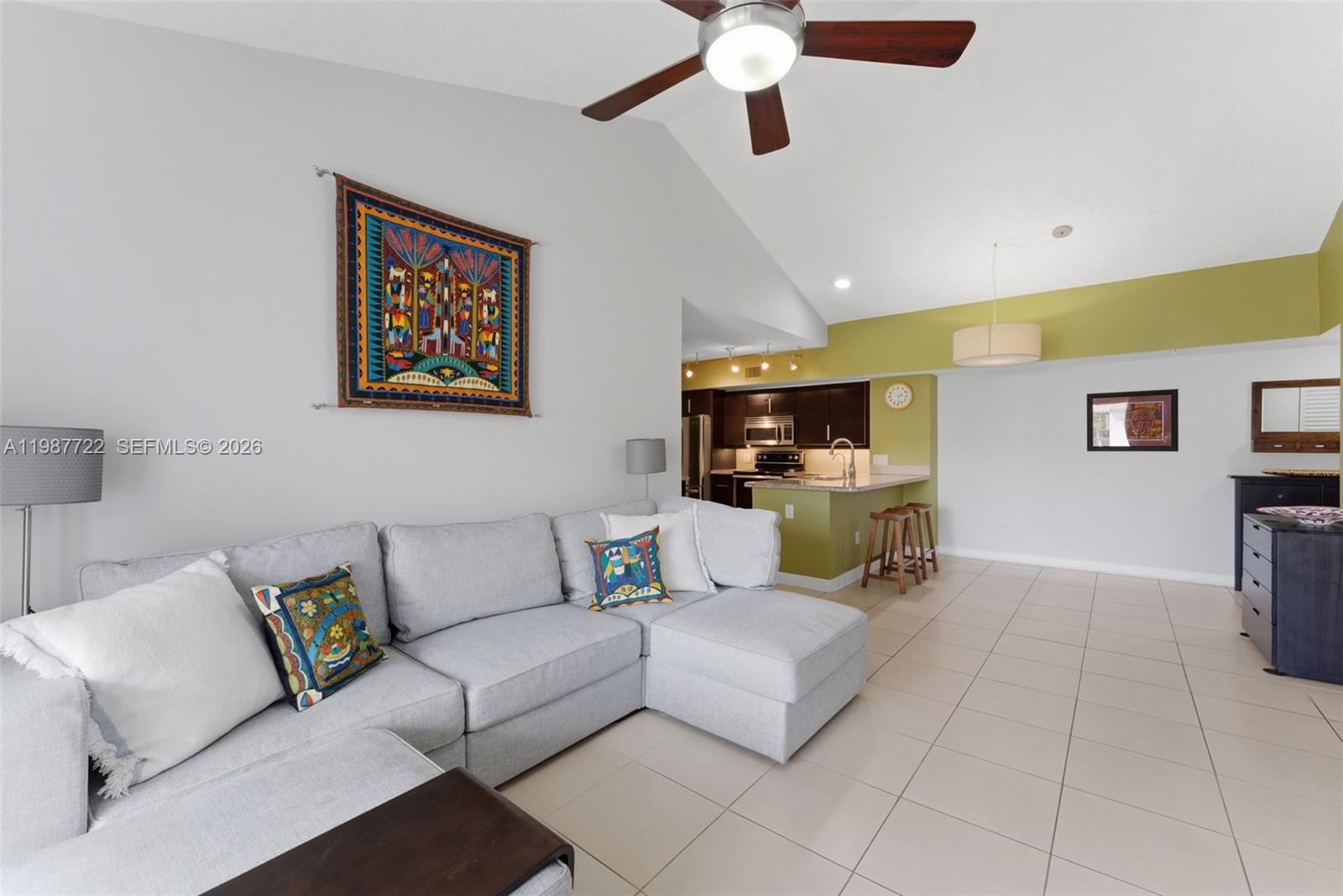 ROYAL GRAND CONDO - Residential