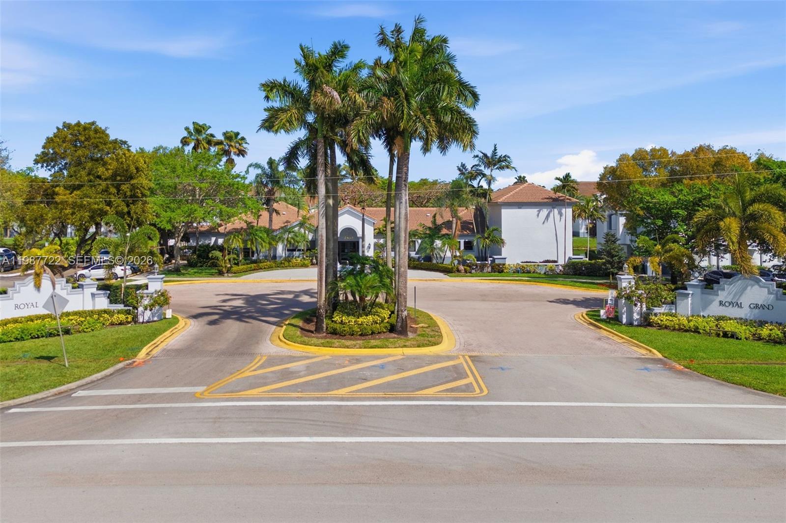 ROYAL GRAND CONDO - Residential