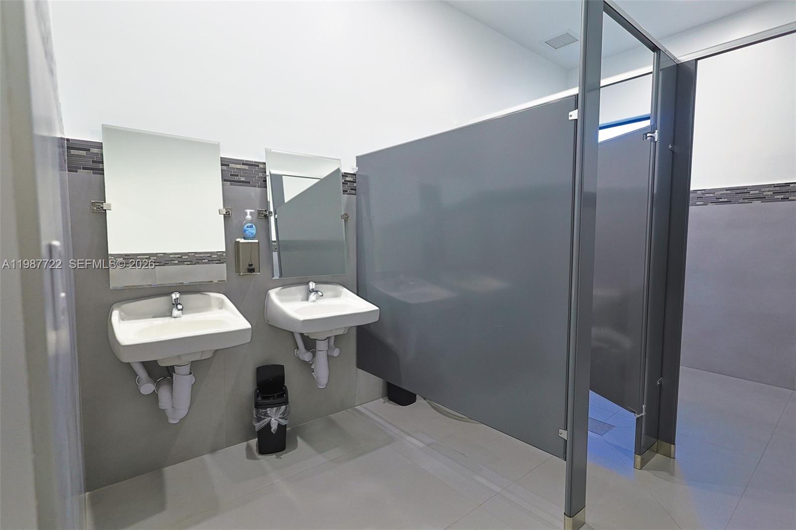 ROYAL GRAND CONDO - Residential