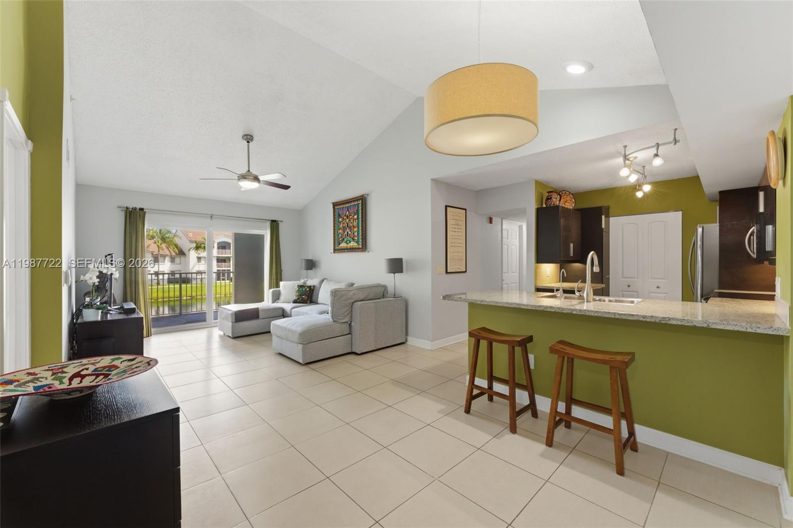 ROYAL GRAND CONDO - Residential