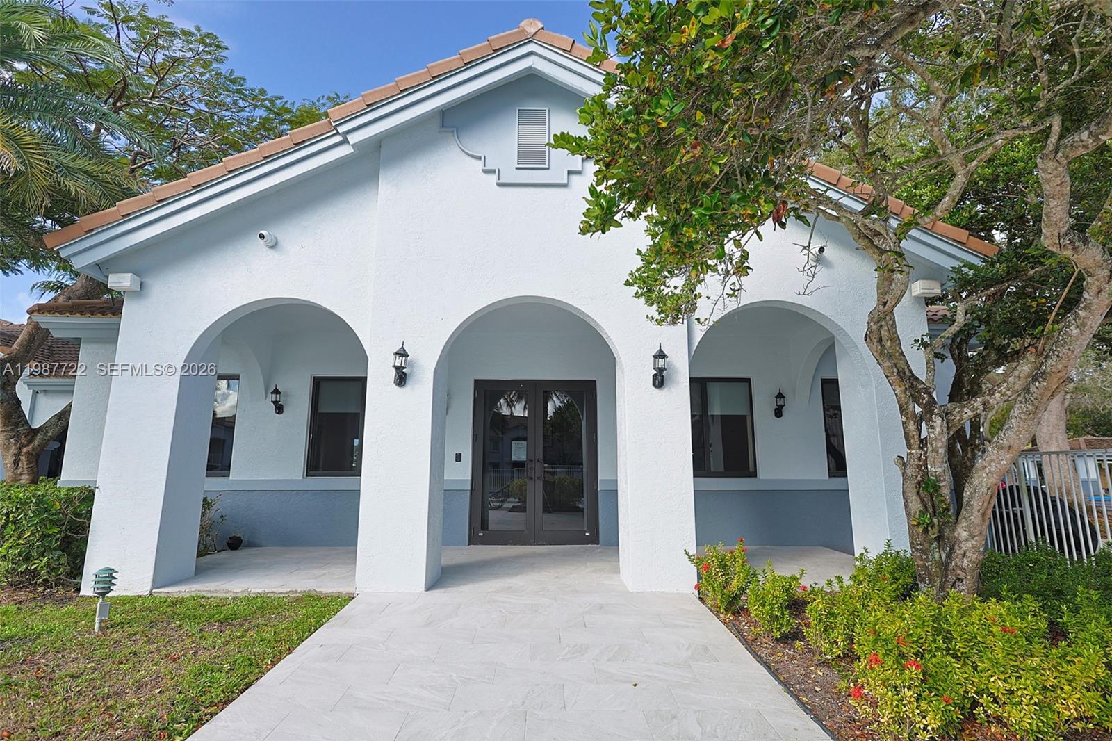 ROYAL GRAND CONDO - Residential