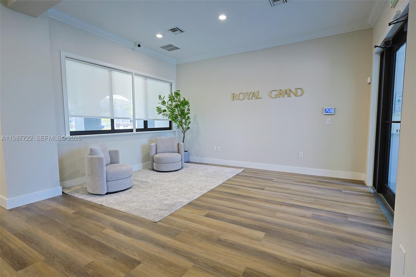 ROYAL GRAND CONDO - Residential