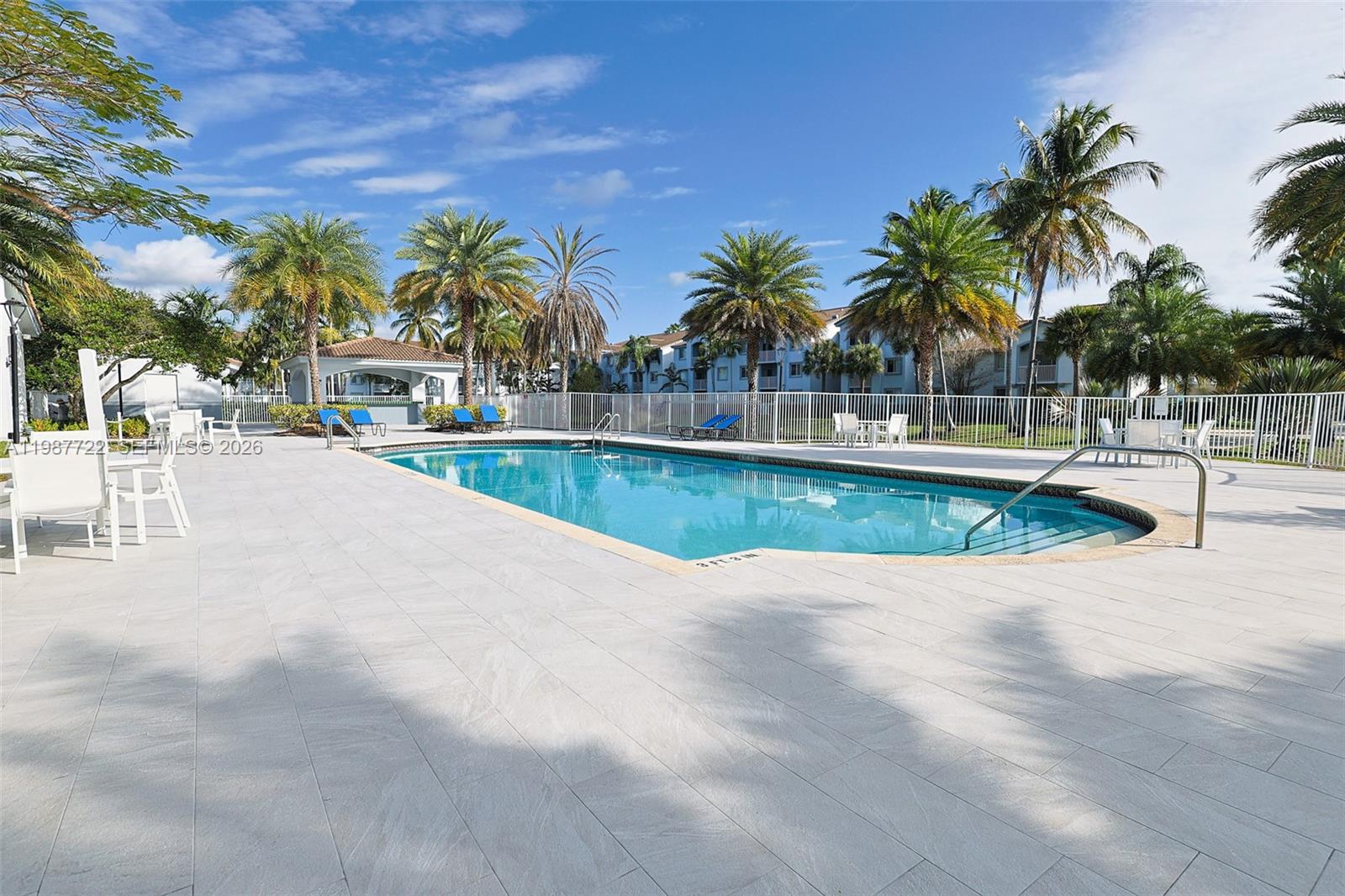 ROYAL GRAND CONDO - Residential