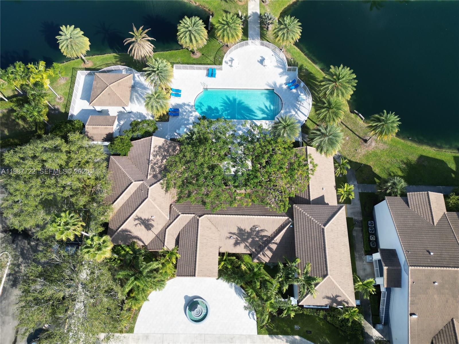 ROYAL GRAND CONDO - Residential