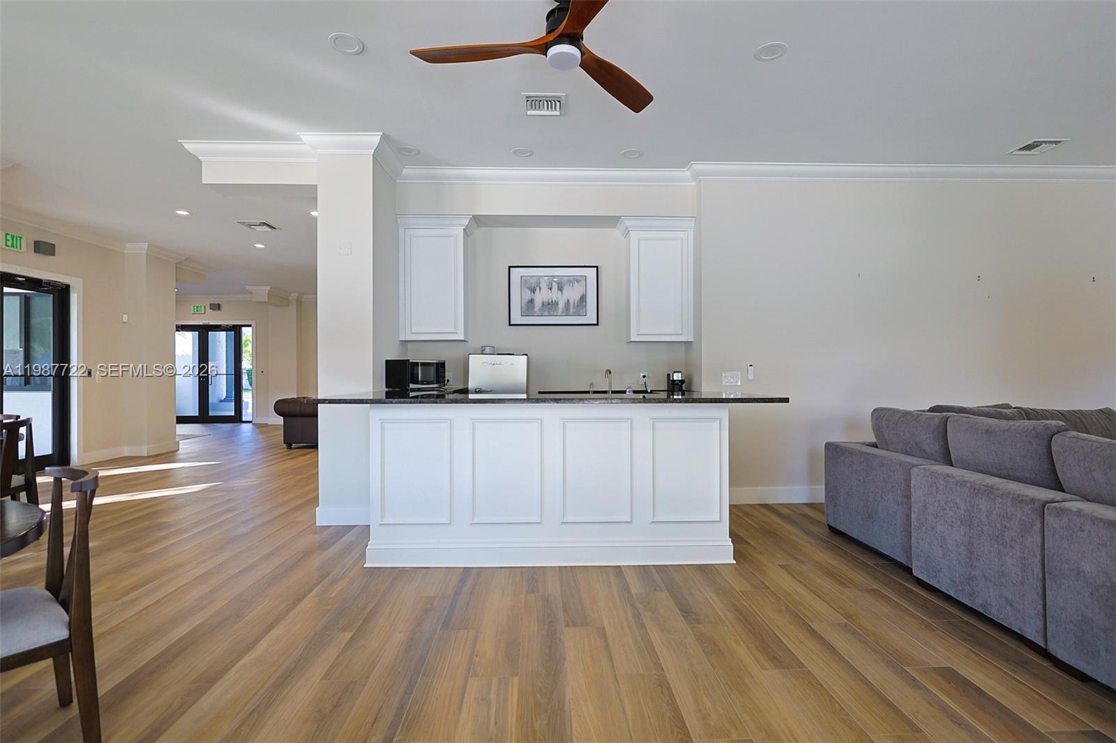 ROYAL GRAND CONDO - Residential