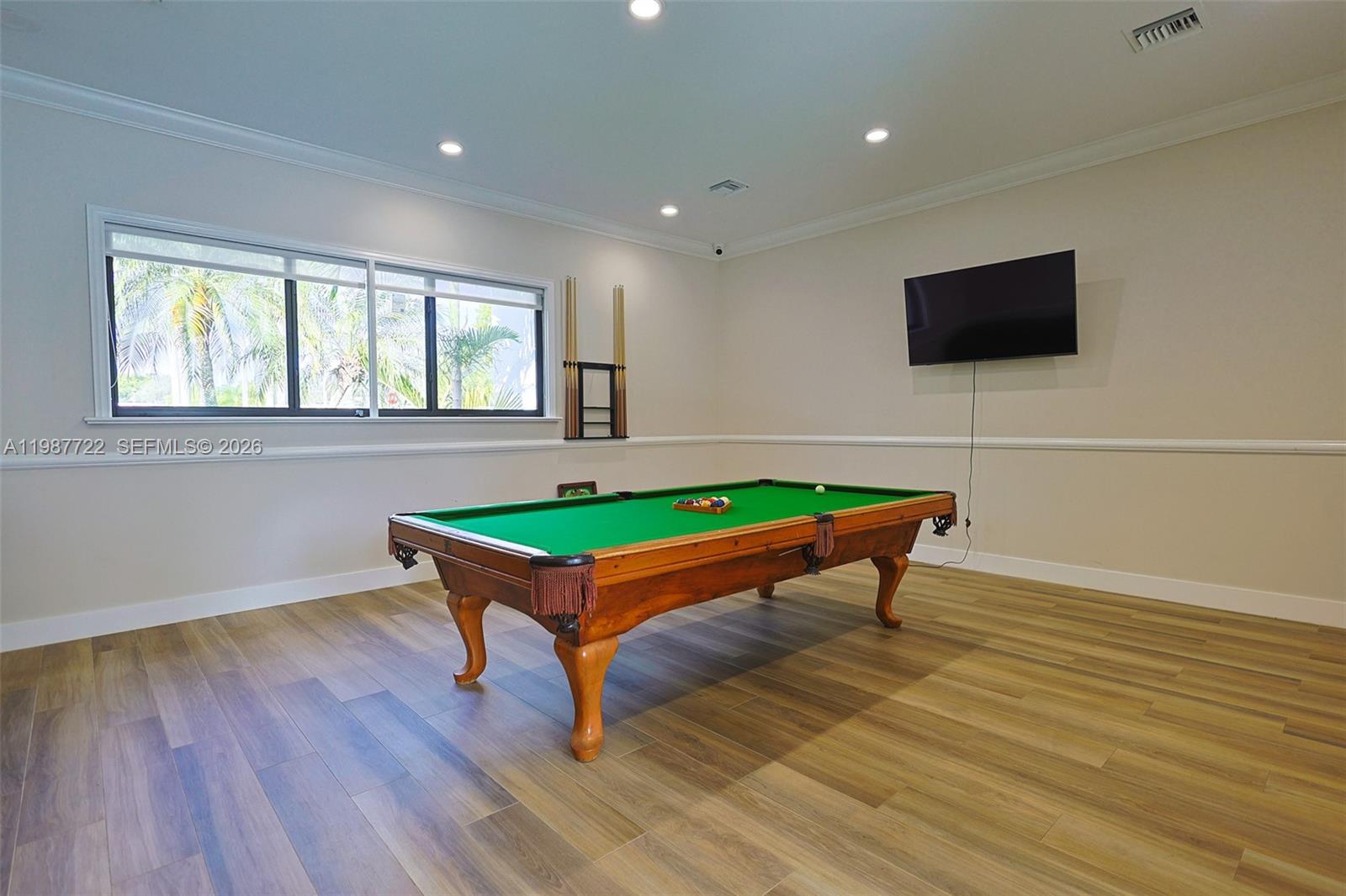 ROYAL GRAND CONDO - Residential