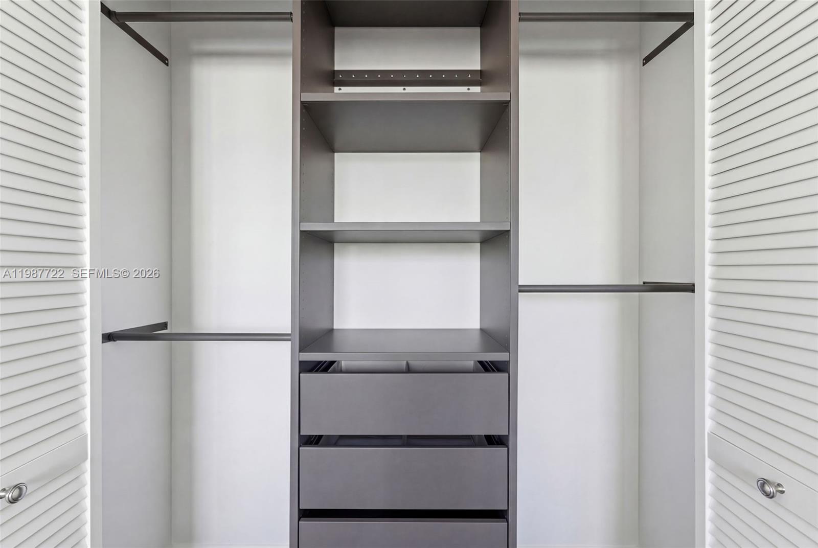 ROYAL GRAND CONDO - Residential