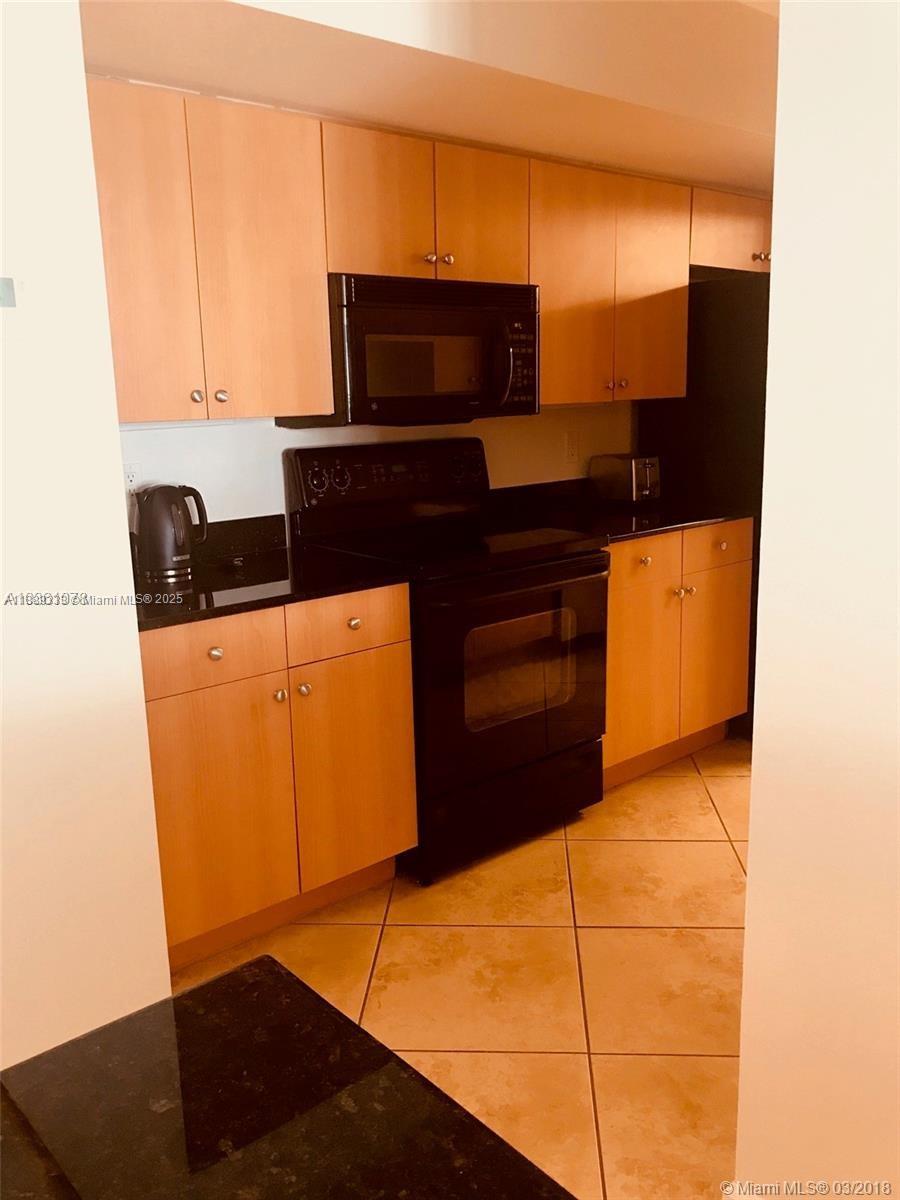 THE COLLINS CONDO - Residential