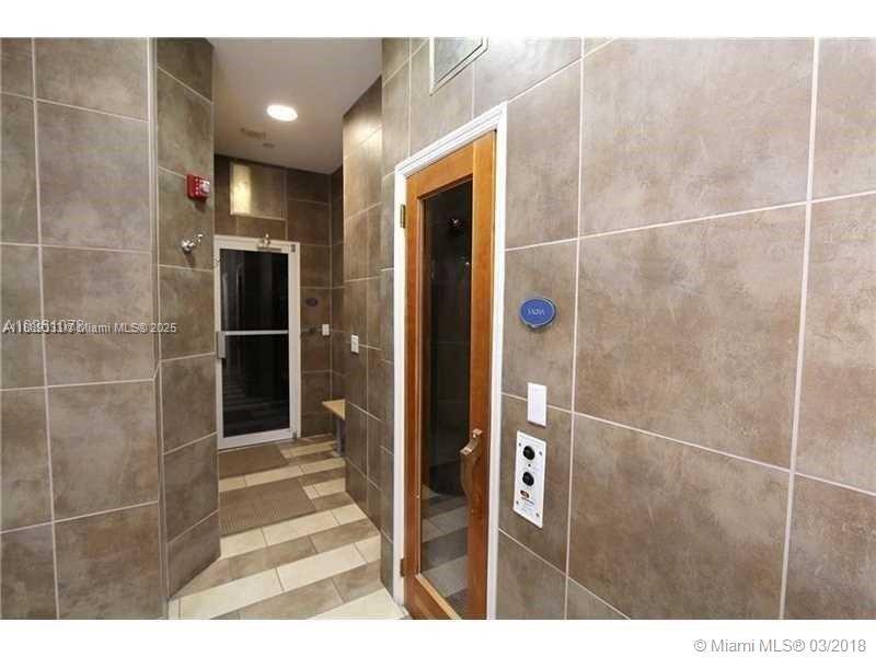 THE COLLINS CONDO - Residential