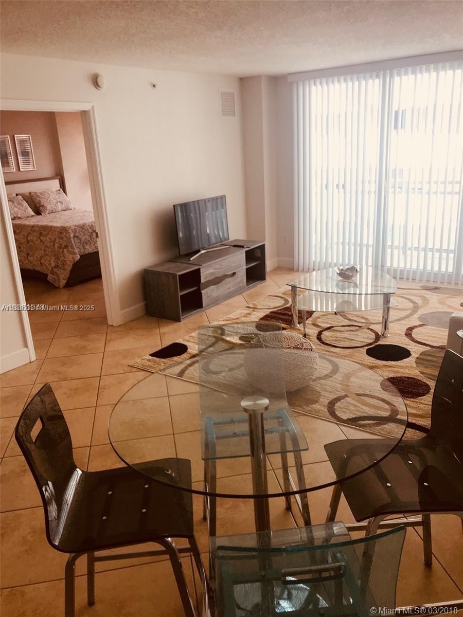 THE COLLINS CONDO - Residential