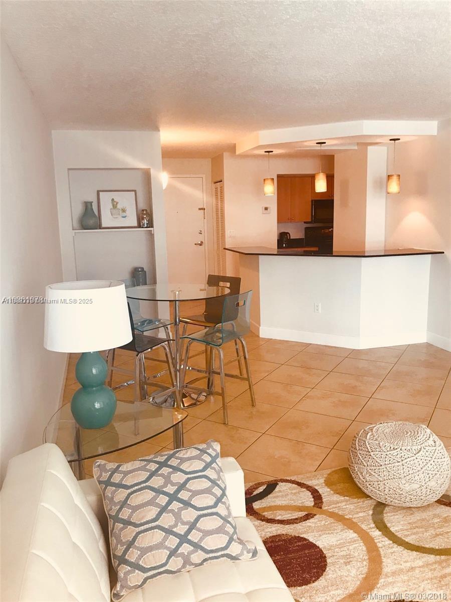 THE COLLINS CONDO - Residential