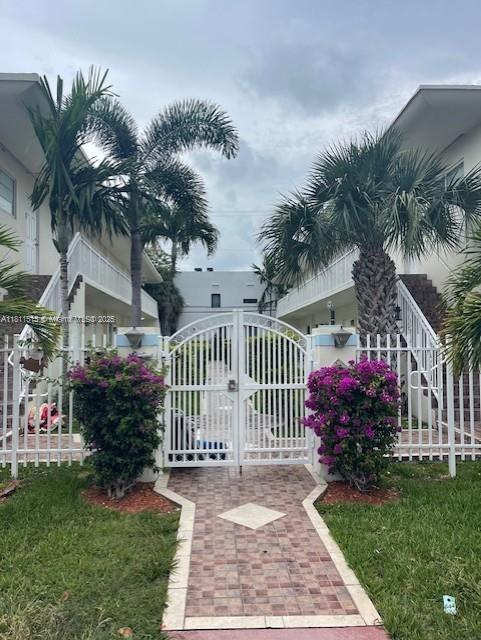 Rental Property at 1950 Biarritz Dr 5, Miami Beach, Miami-Dade County, Florida - Bedrooms: 1 
Bathrooms: 1  - $1,900 MO.
