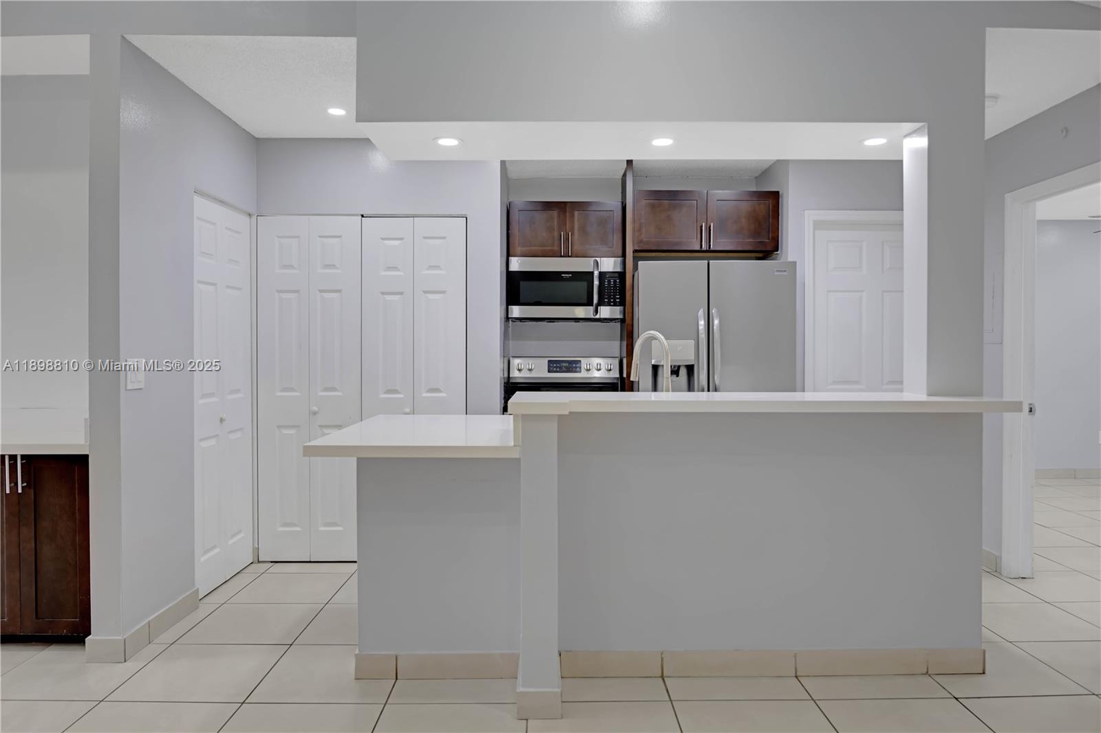 LA HACIENDA COUNTRY CLUB - Residential