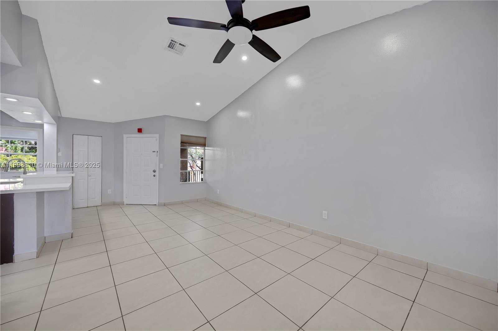LA HACIENDA COUNTRY CLUB - Residential