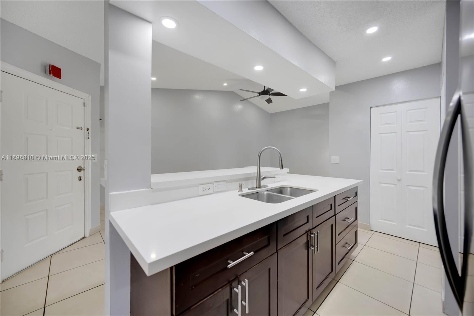 LA HACIENDA COUNTRY CLUB - Residential