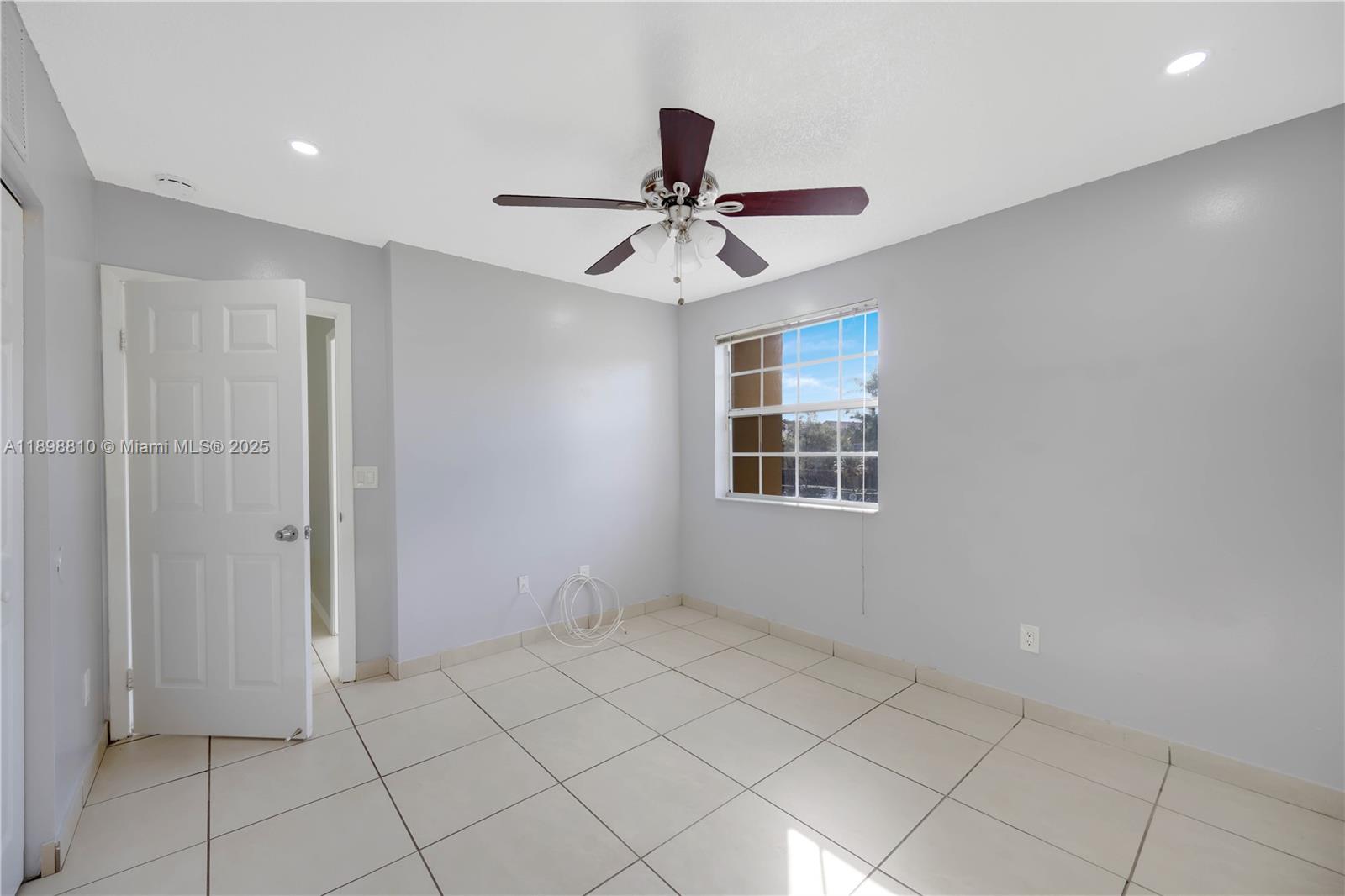 LA HACIENDA COUNTRY CLUB - Residential