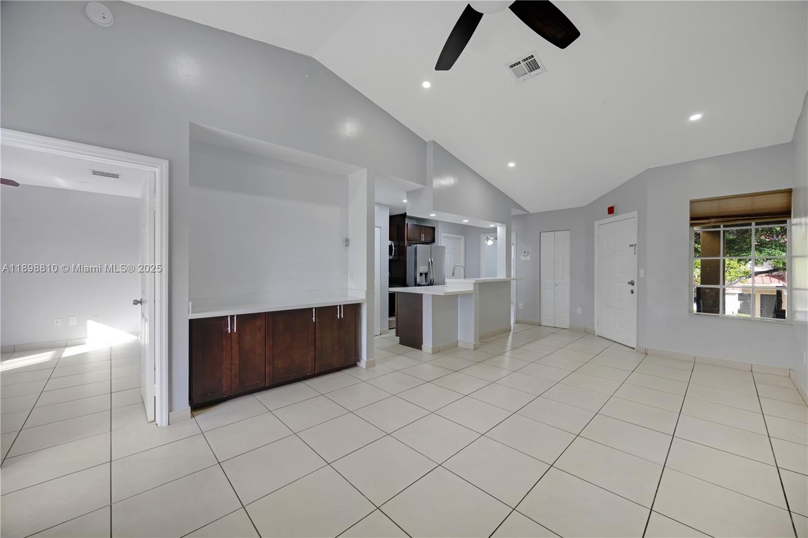 LA HACIENDA COUNTRY CLUB - Residential