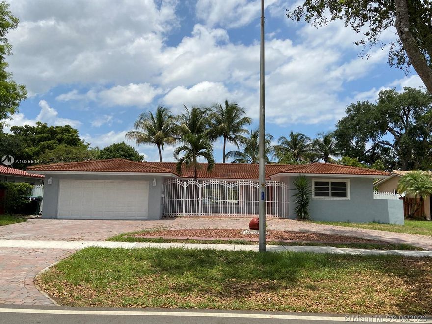 SPECTACULAR, FULLY UPDATED, LIKE NEW, ALL NEW KITCHEN AND APPLIANCES, NEW TILE FLOORS, NEW BATHROOMS, LARGE FLORIDA ROOM, SPECTACULAR LAKE VIEW, TWO CAR GARAGE, LARGE PATIO, FRUIT TREES, THIS IS A MUST SEE!! WILL RENT FAST, CIRCULAR DRIVEWAY, EXCELLENT LOCATION, CLOSE TO SCHOOLS.