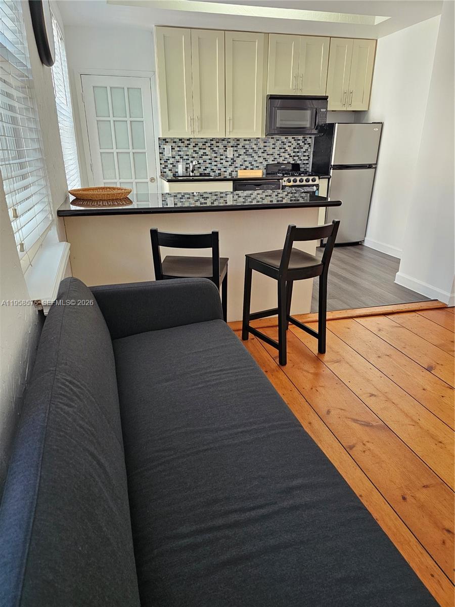 LINCOLN SUB - Residential Lease