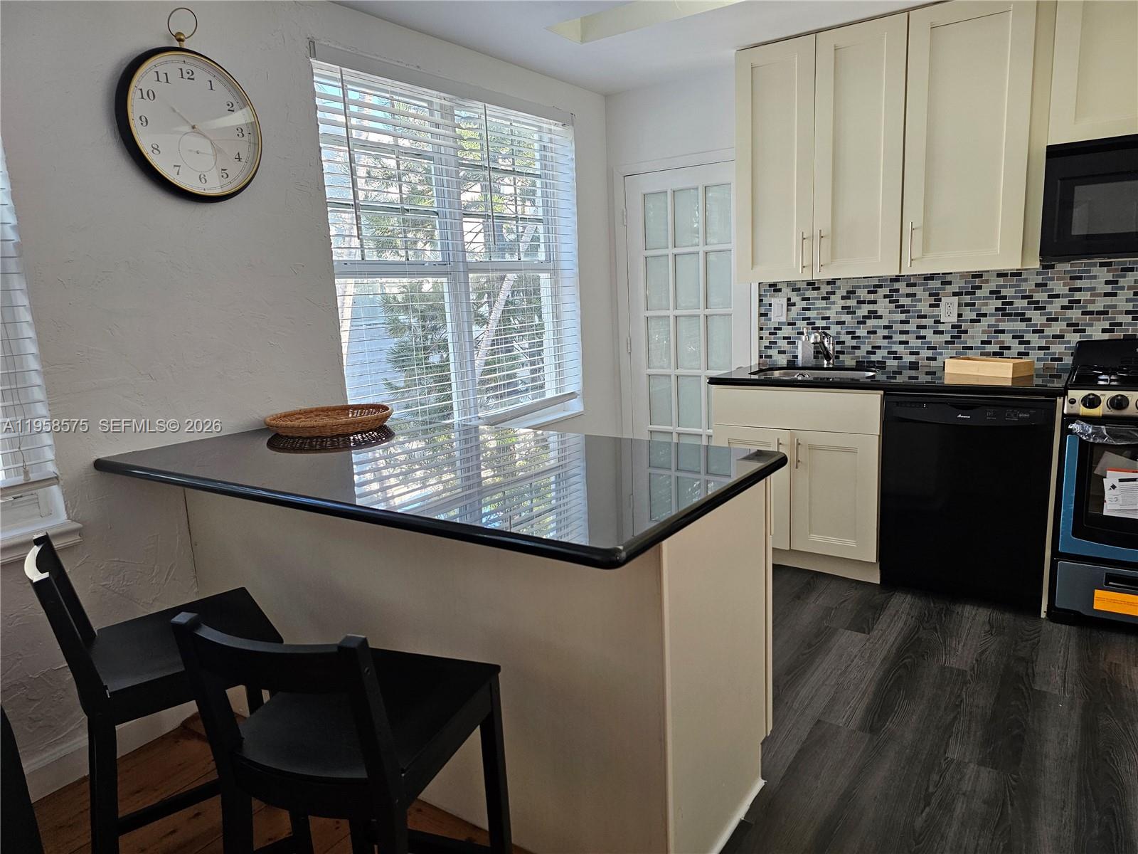 LINCOLN SUB - Residential Lease