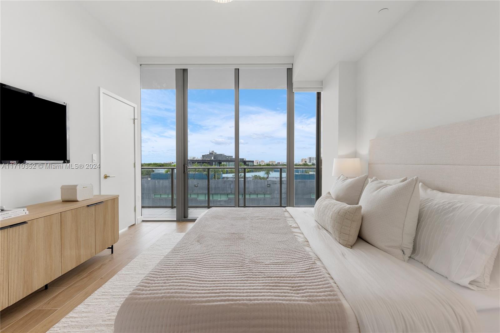 RHODES AMD NEW BISC - Residential Lease