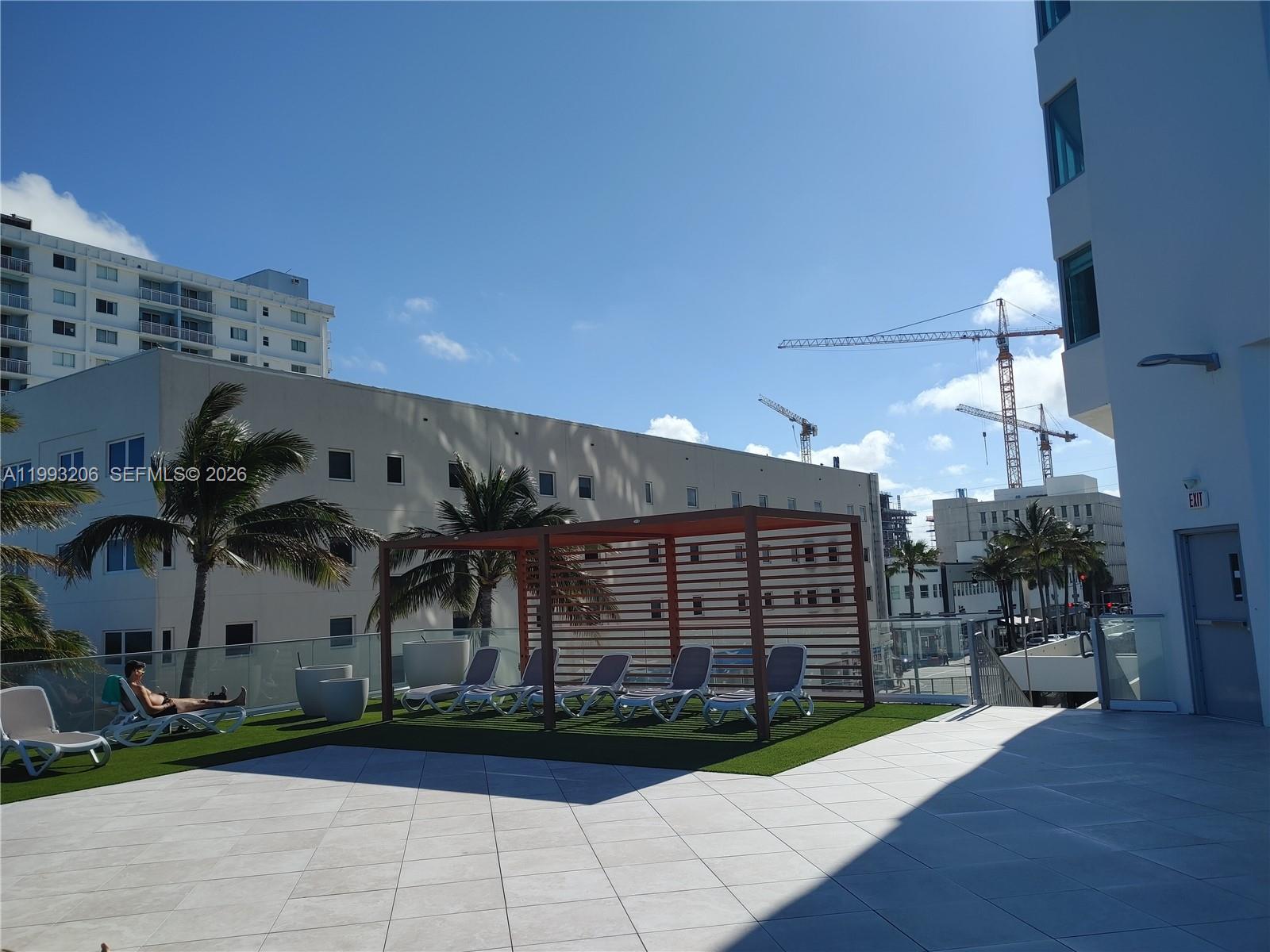 BURLEIGH HOUSE CONDO - Residential