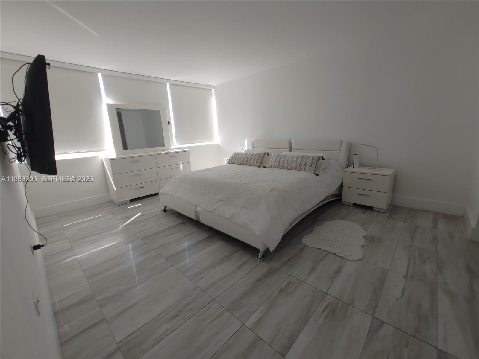 BURLEIGH HOUSE CONDO - Residential