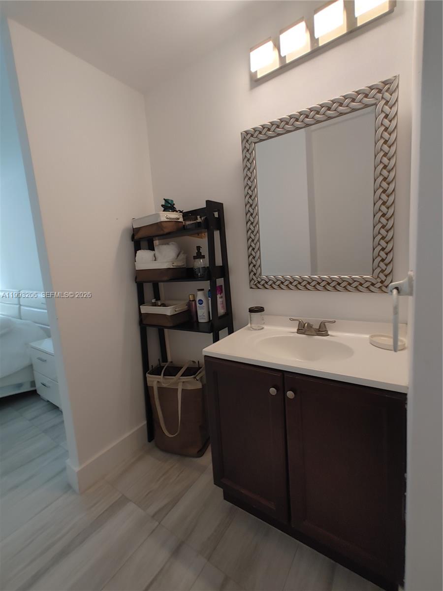 BURLEIGH HOUSE CONDO - Residential