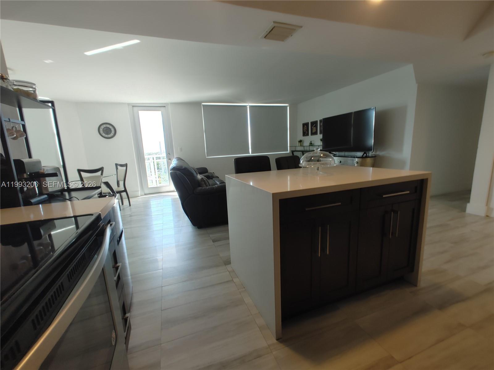BURLEIGH HOUSE CONDO - Residential