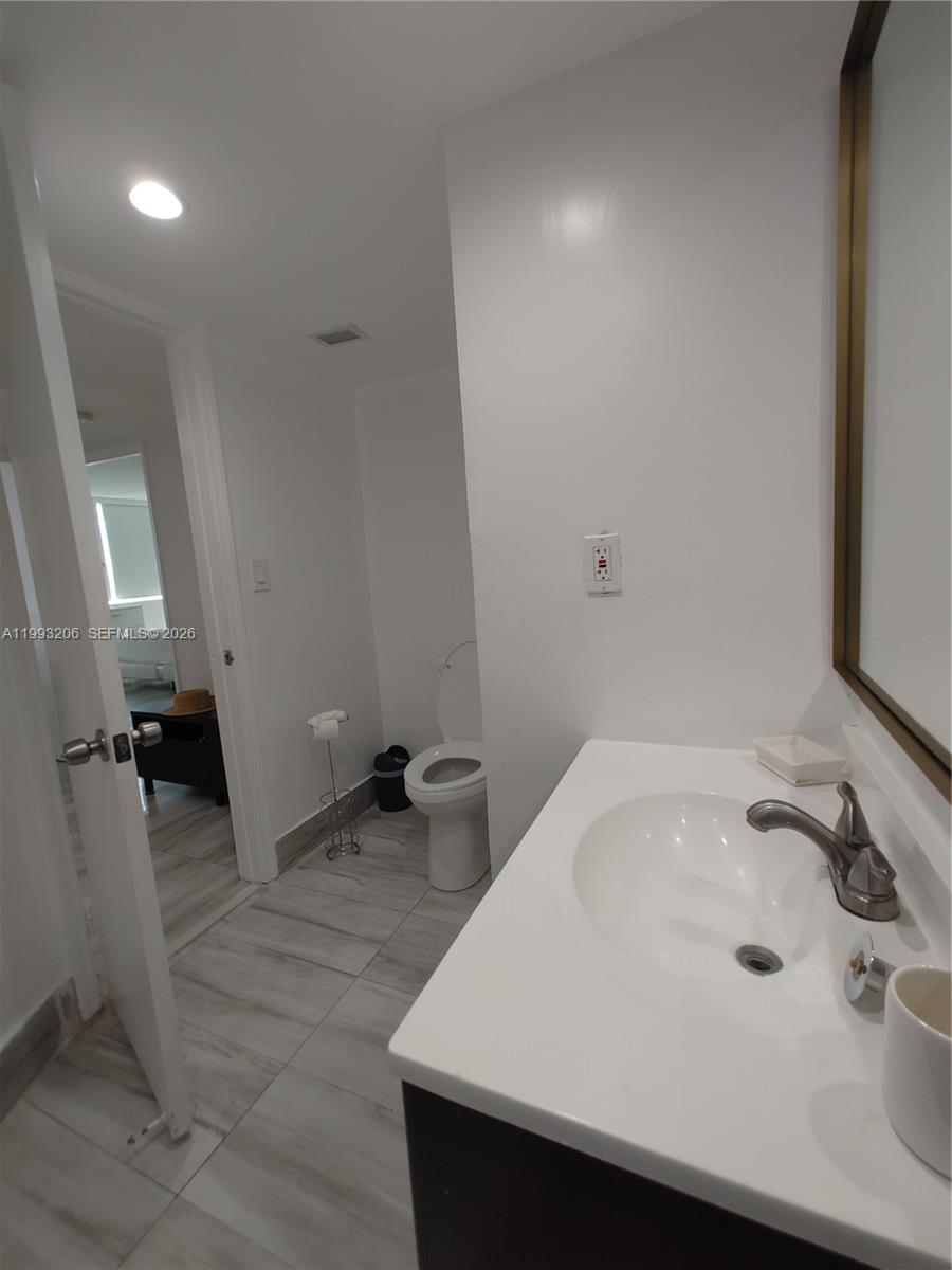 BURLEIGH HOUSE CONDO - Residential