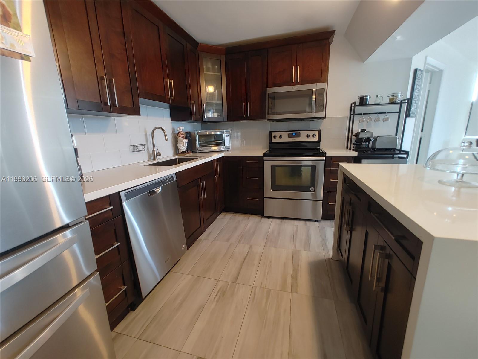 BURLEIGH HOUSE CONDO - Residential