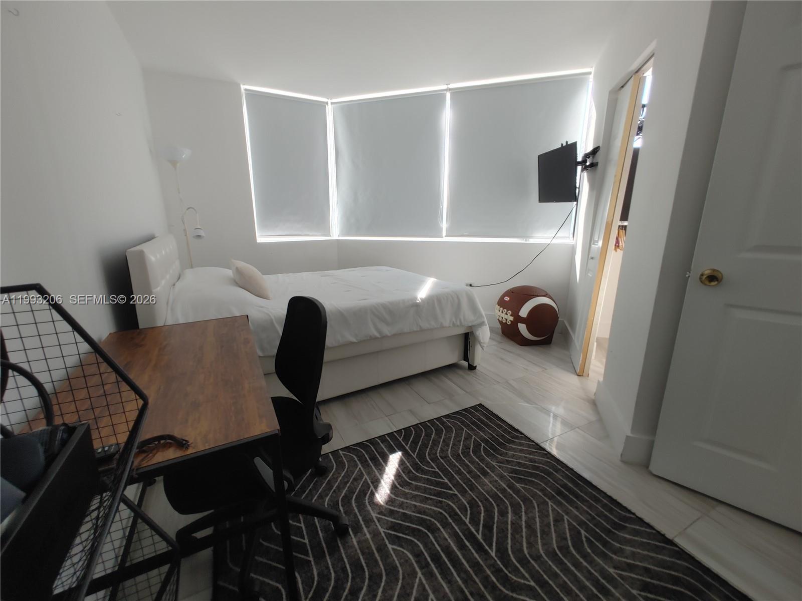 BURLEIGH HOUSE CONDO - Residential