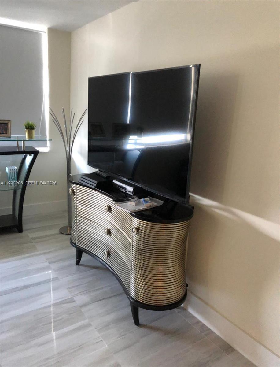 BURLEIGH HOUSE CONDO - Residential