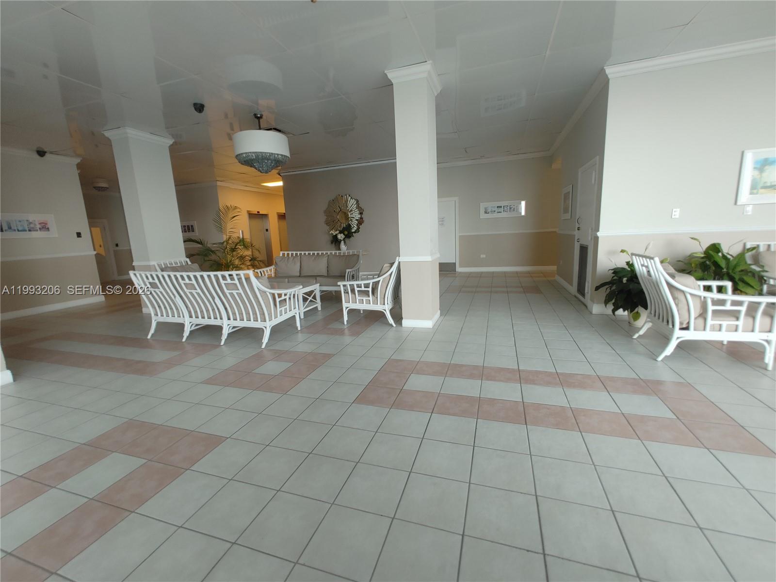 BURLEIGH HOUSE CONDO - Residential
