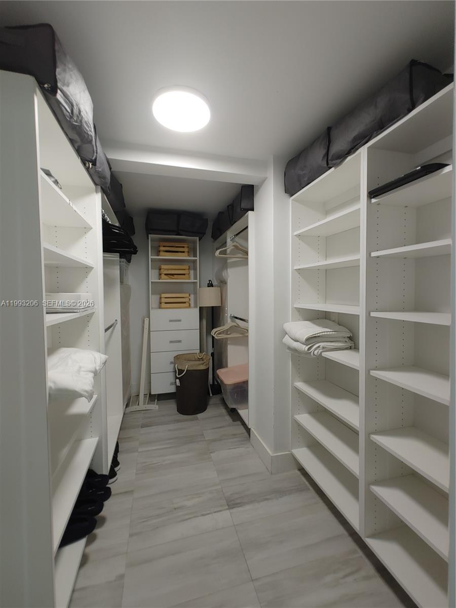 BURLEIGH HOUSE CONDO - Residential